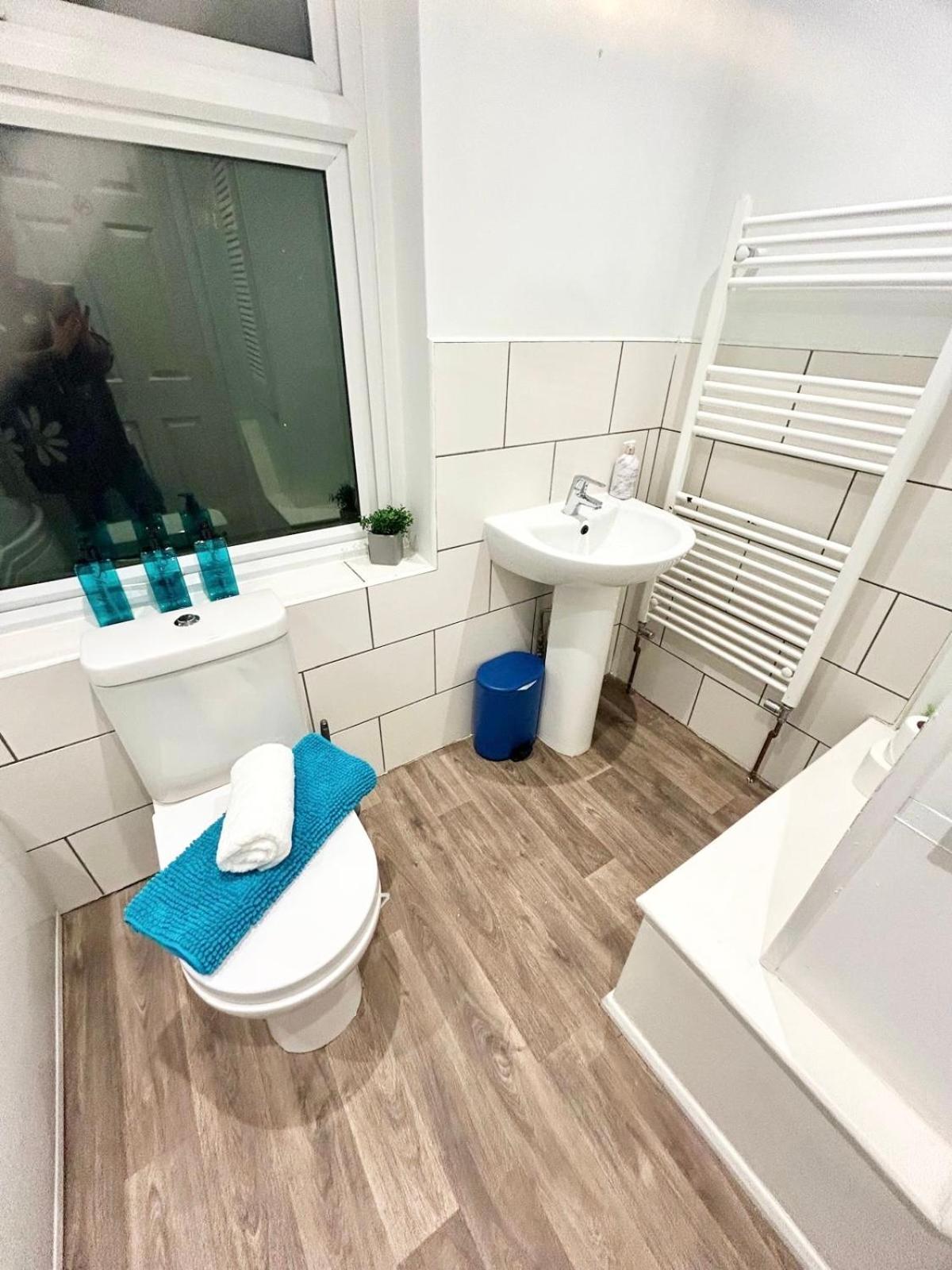 Centre 4bedroom House With Free Parking Holiday home Canterbury