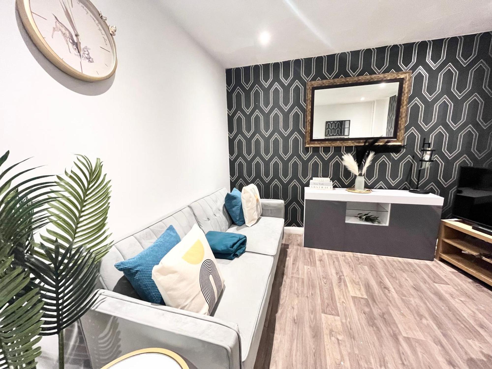 Holiday home Centre 4bedroom House With Free Parking *