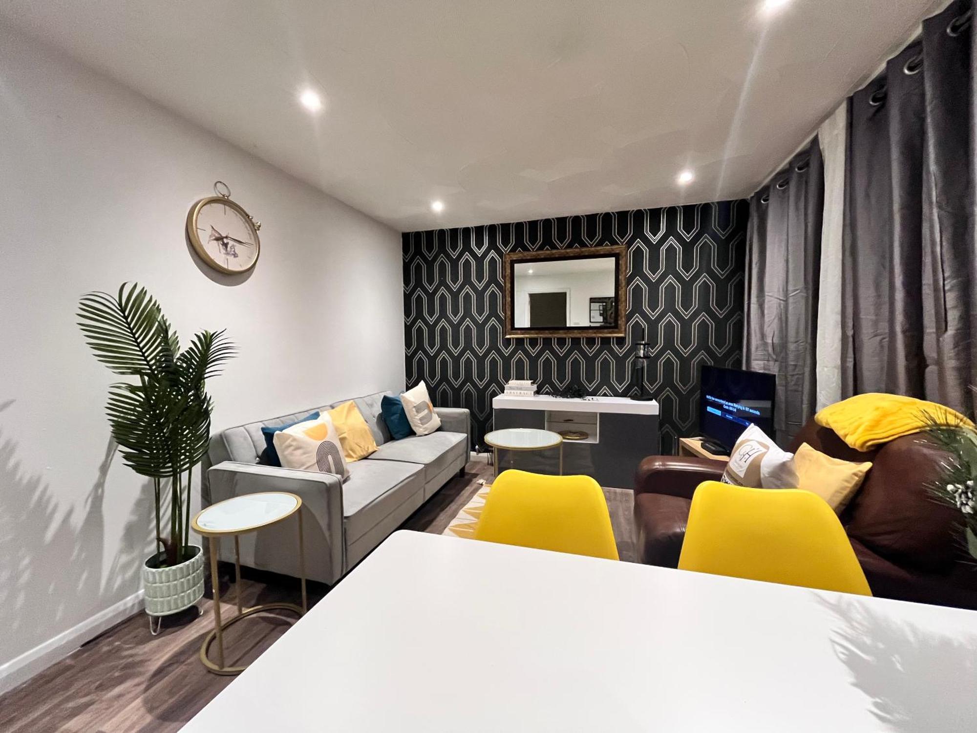 Centre 4bedroom House With Free Parking *