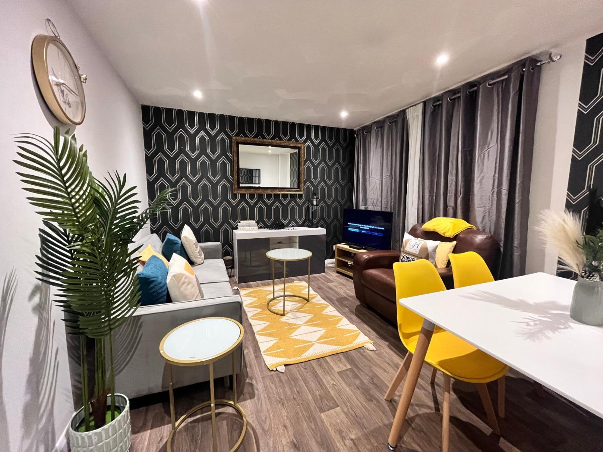 Holiday home Centre 4bedroom House With Free Parking *