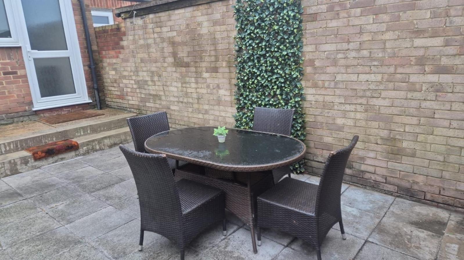 Centre 4bedroom House With Free Parking